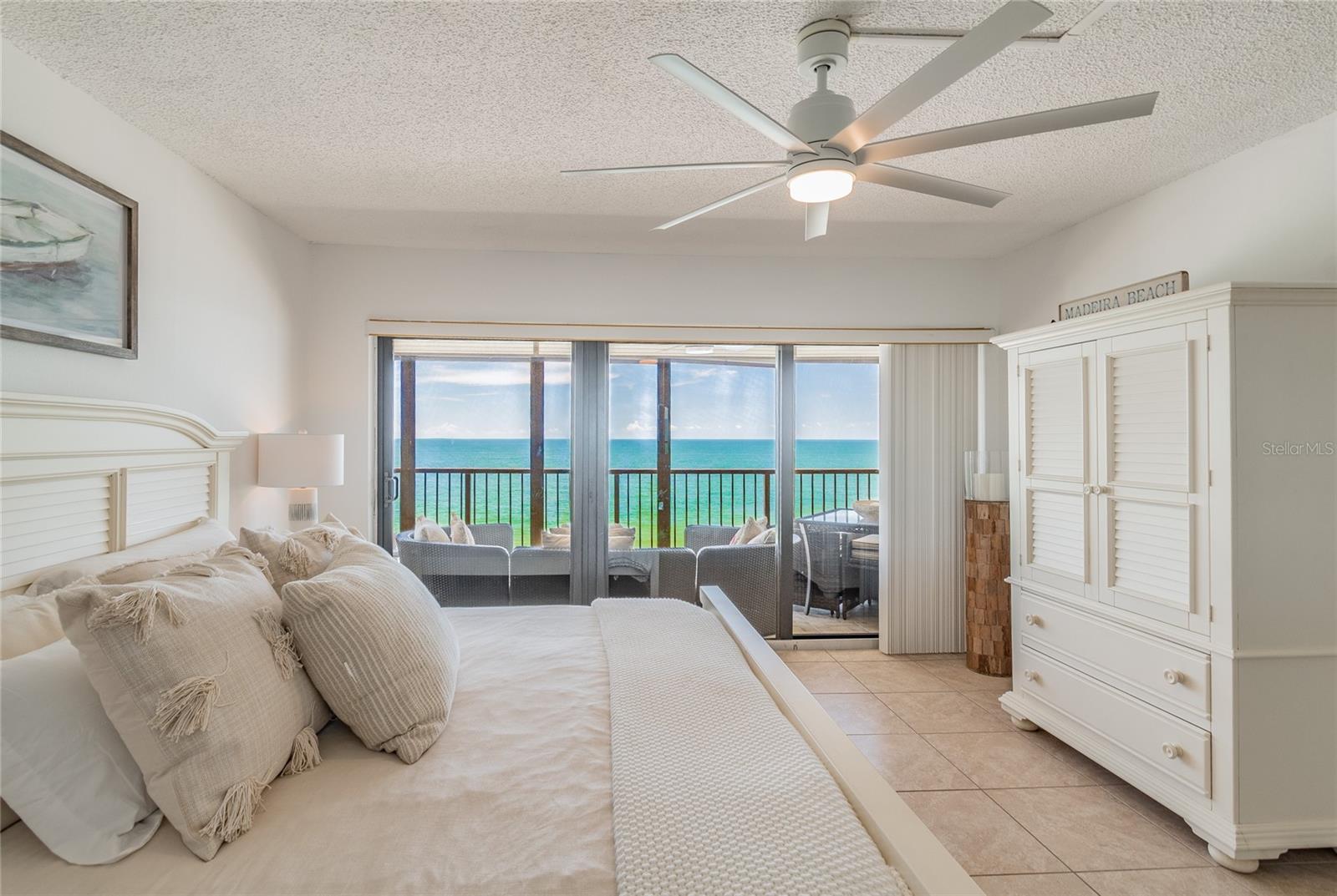 Image 4 of 45 For 15000 Gulf Boulevard 901