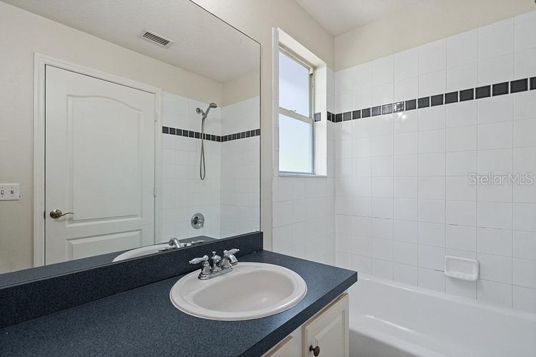 Image 11 of 15 For 20221 Vintage Oaks Place