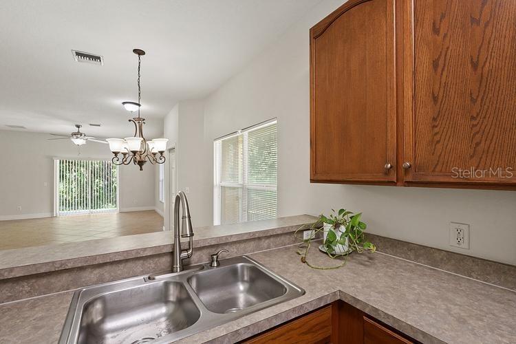 Image 5 of 15 For 20221 Vintage Oaks Place