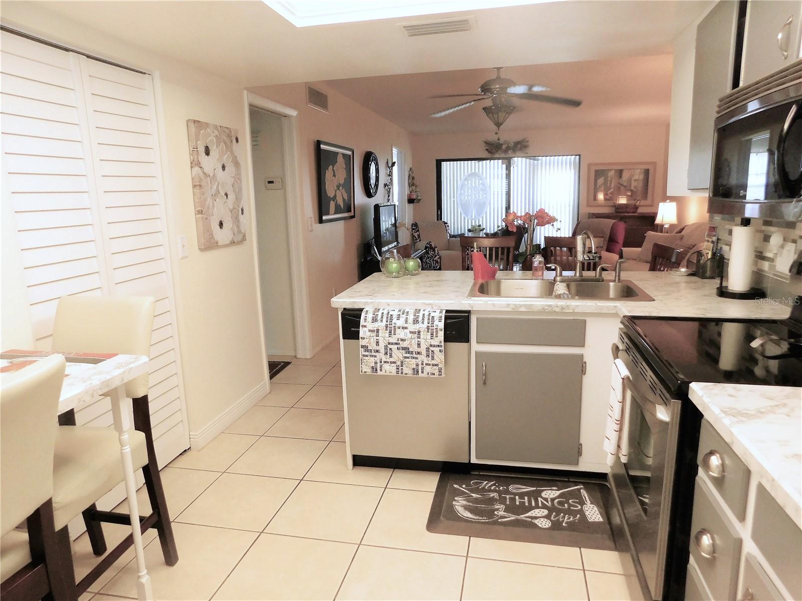 Image 10 of 21 For 107 Windward Place 107