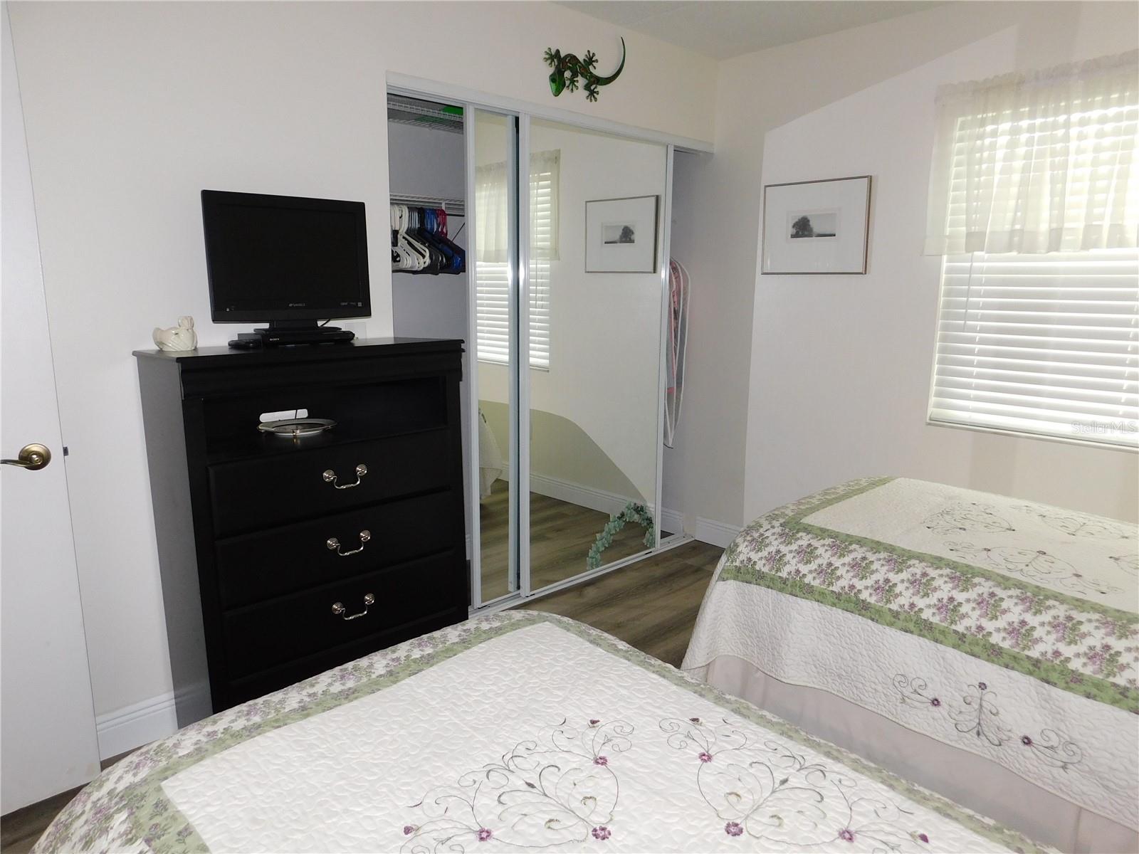 Image 17 of 21 For 107 Windward Place 107