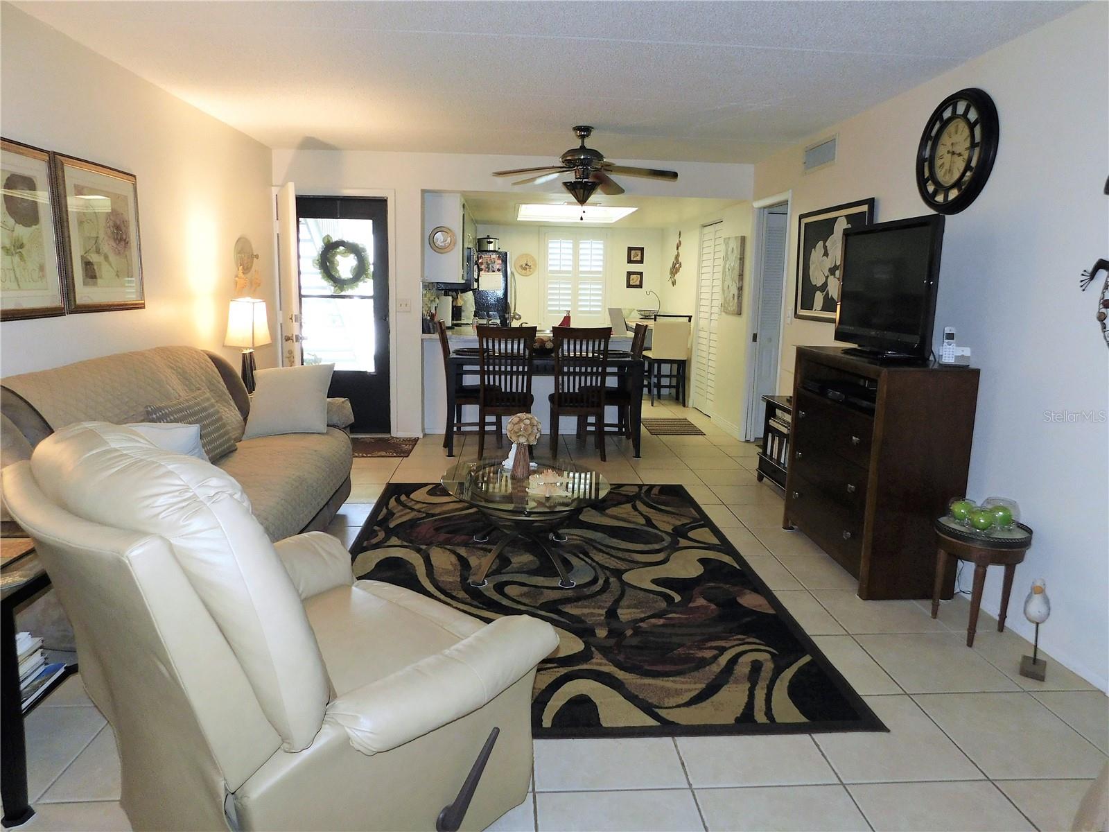 Image 3 of 21 For 107 Windward Place 107