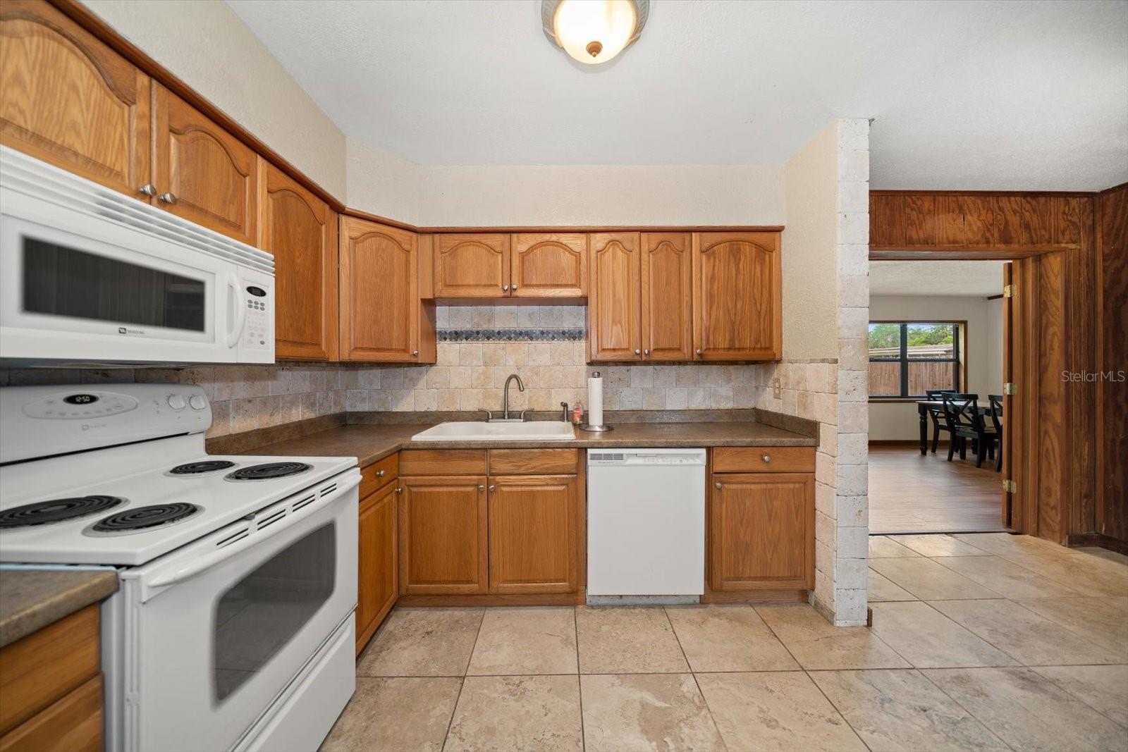 Image 11 of 25 For 4650 87th Terrace N