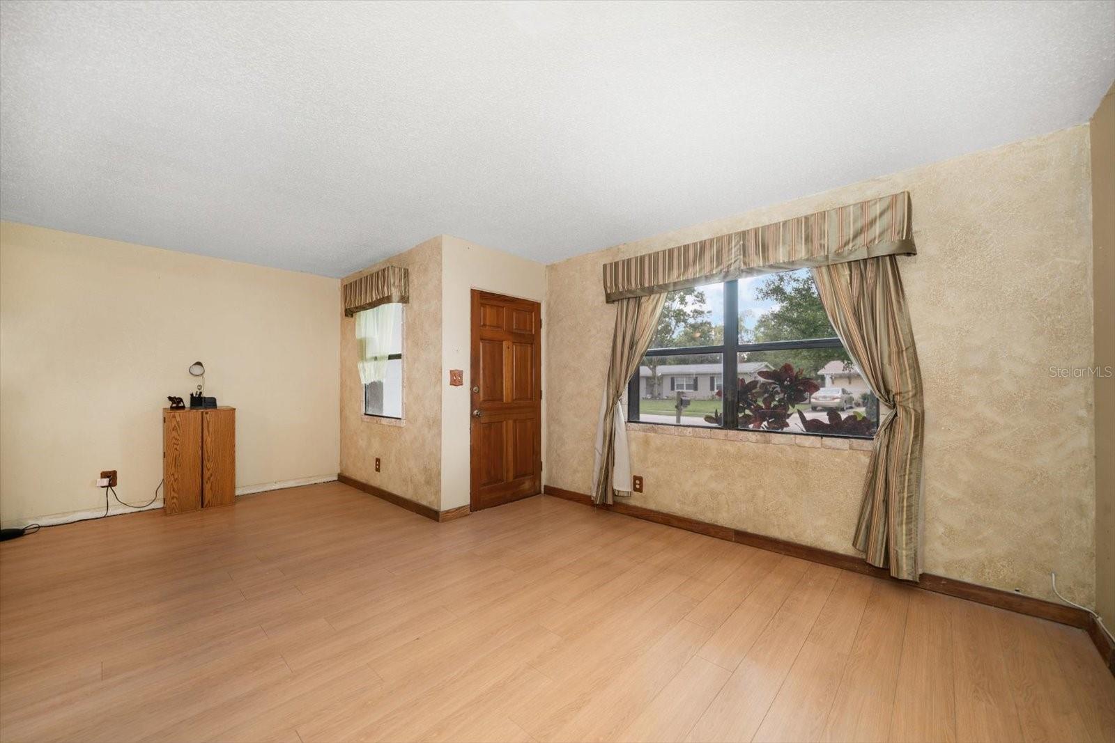 Image 5 of 25 For 4650 87th Terrace N