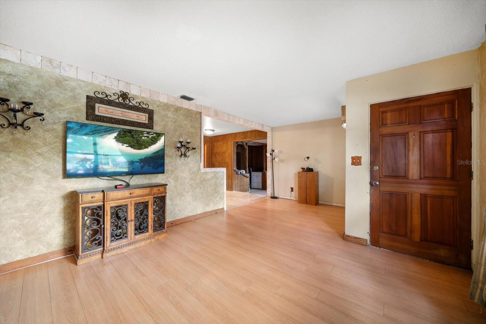 Image 6 of 25 For 4650 87th Terrace N