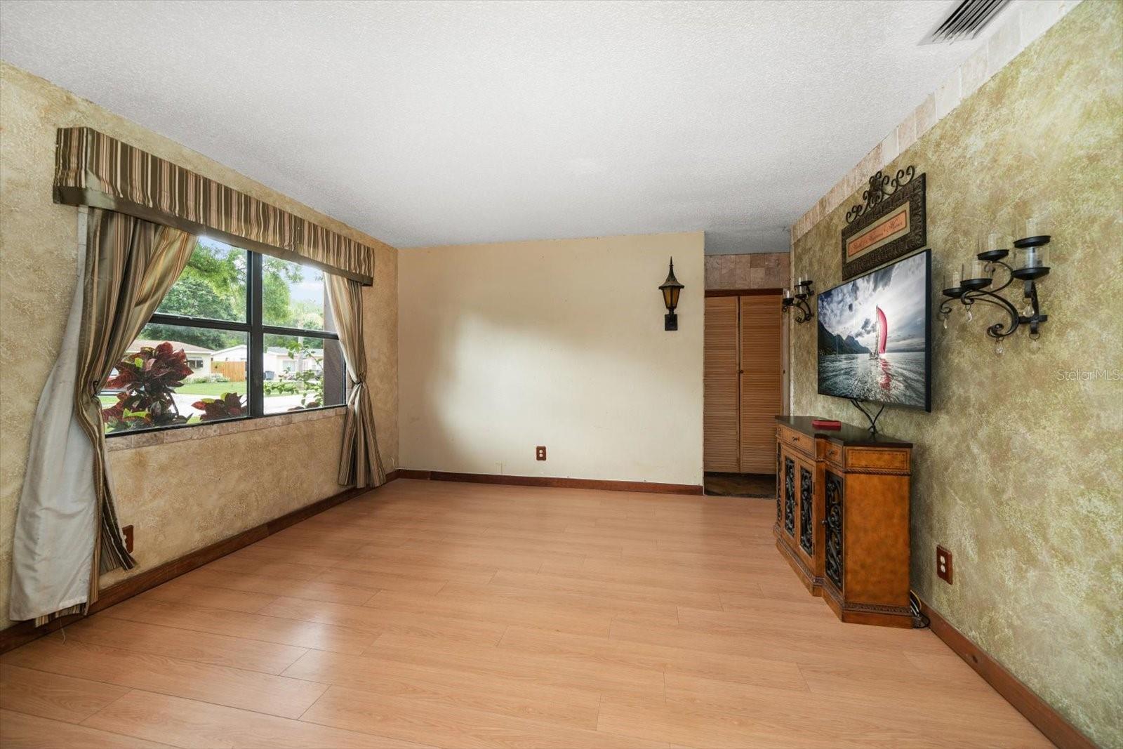 Image 7 of 25 For 4650 87th Terrace N