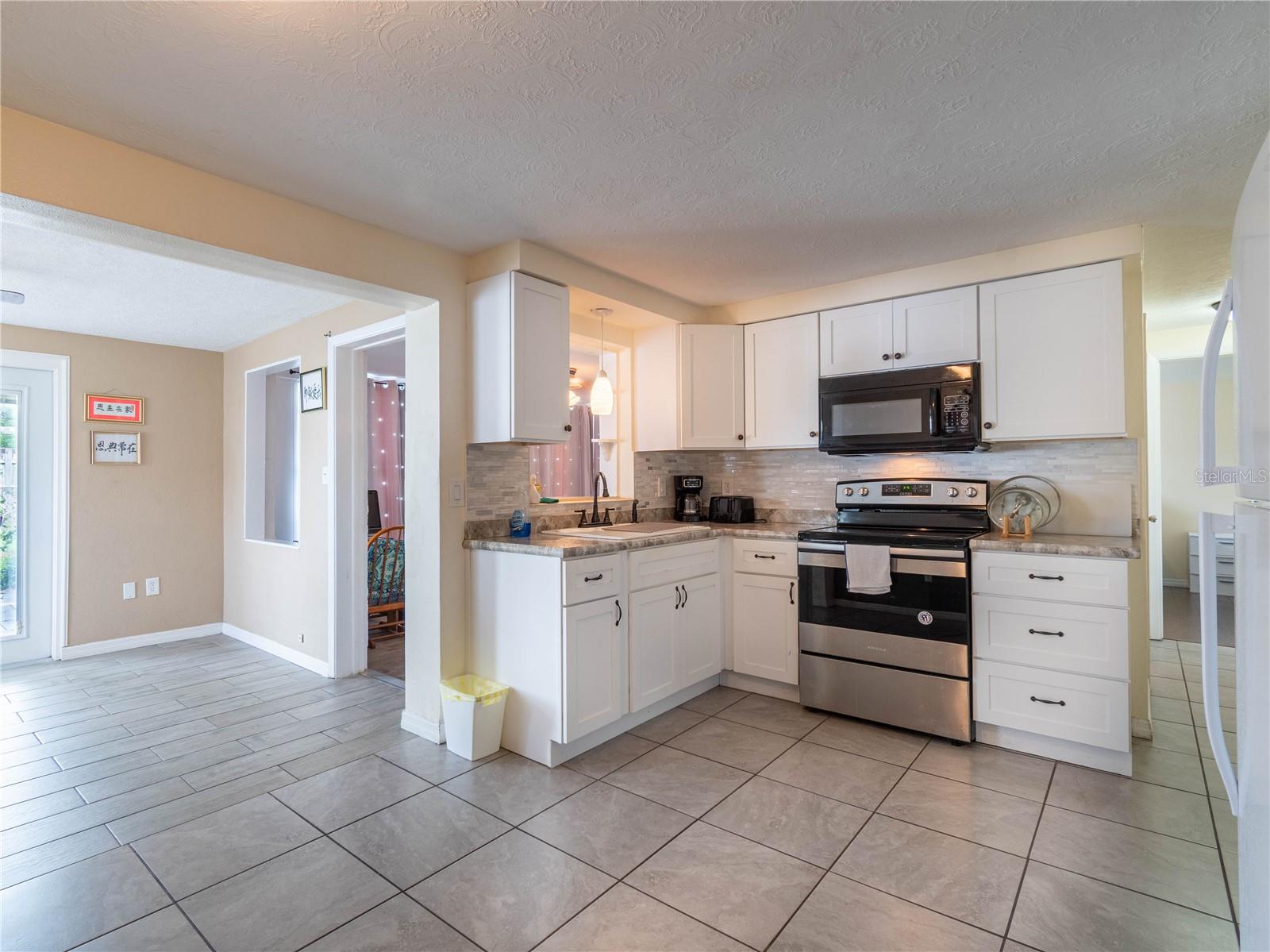 Image 19 of 46 For 2048 Melody Drive