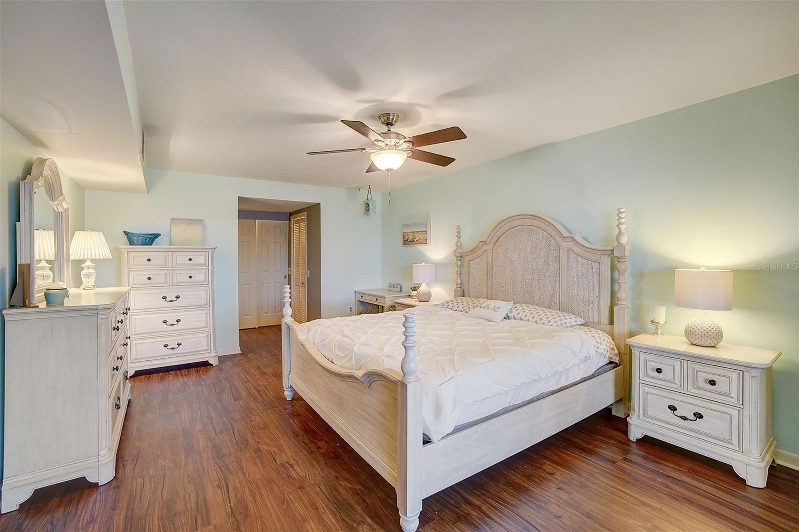 Image 15 of 69 For 5108 Brittany Drive S 205