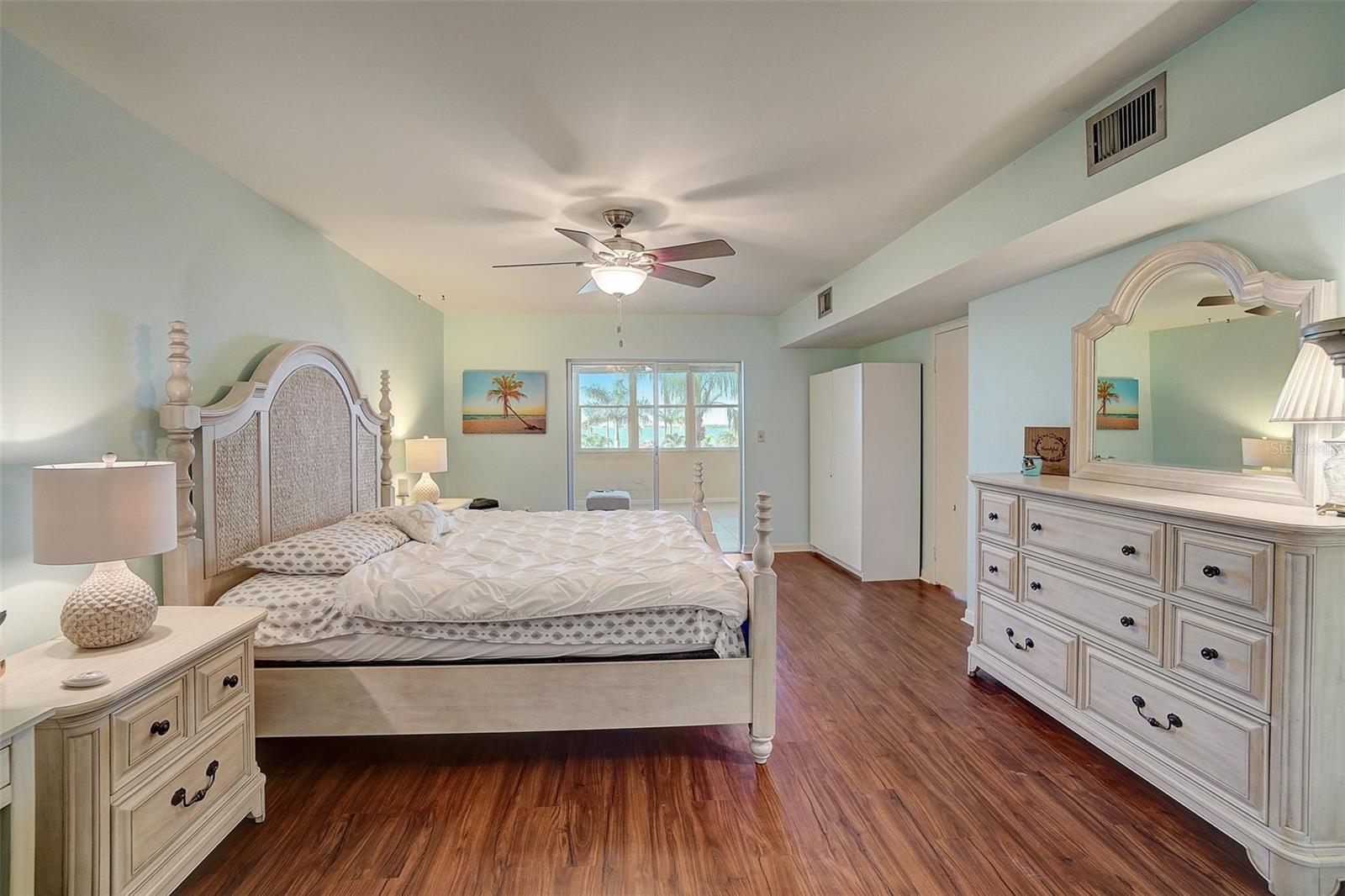Image 16 of 69 For 5108 Brittany Drive S 205