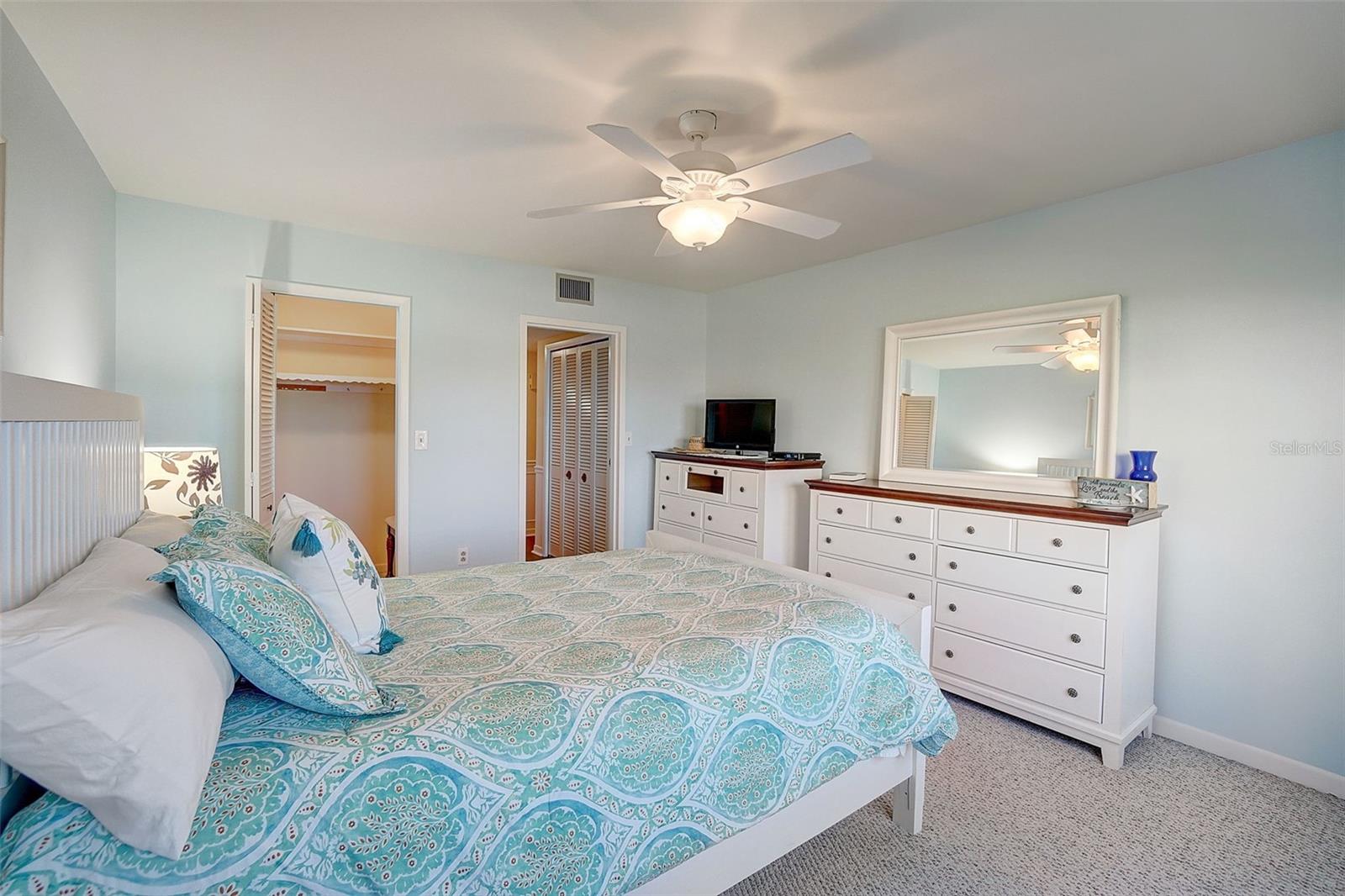 Image 18 of 69 For 5108 Brittany Drive S 205