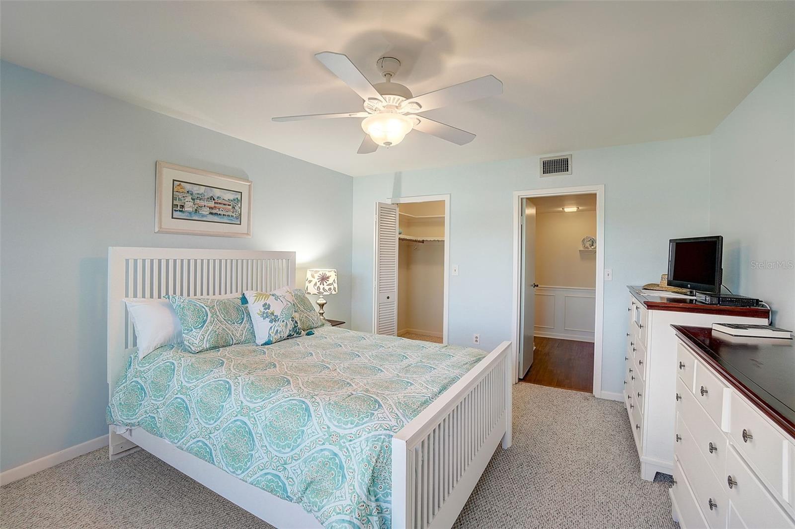 Image 19 of 69 For 5108 Brittany Drive S 205