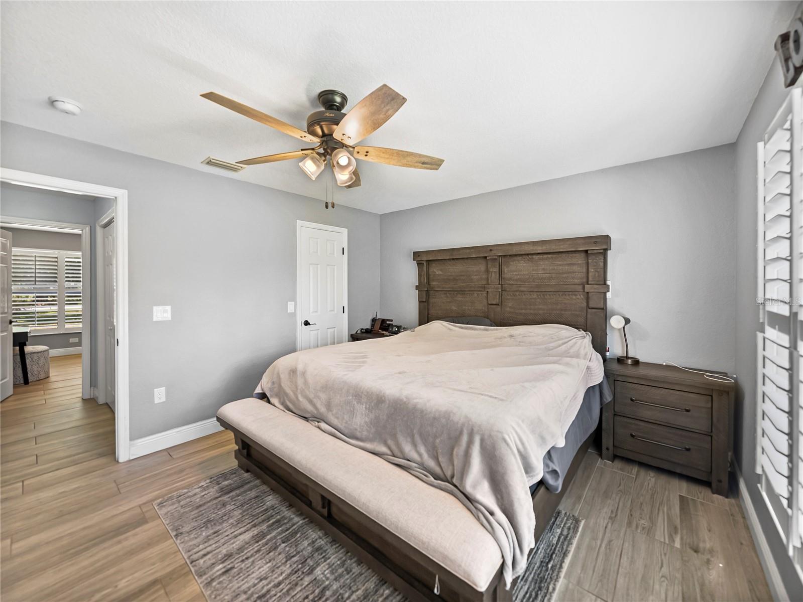 Listing photo id 26 for 5926 Frontier Drive