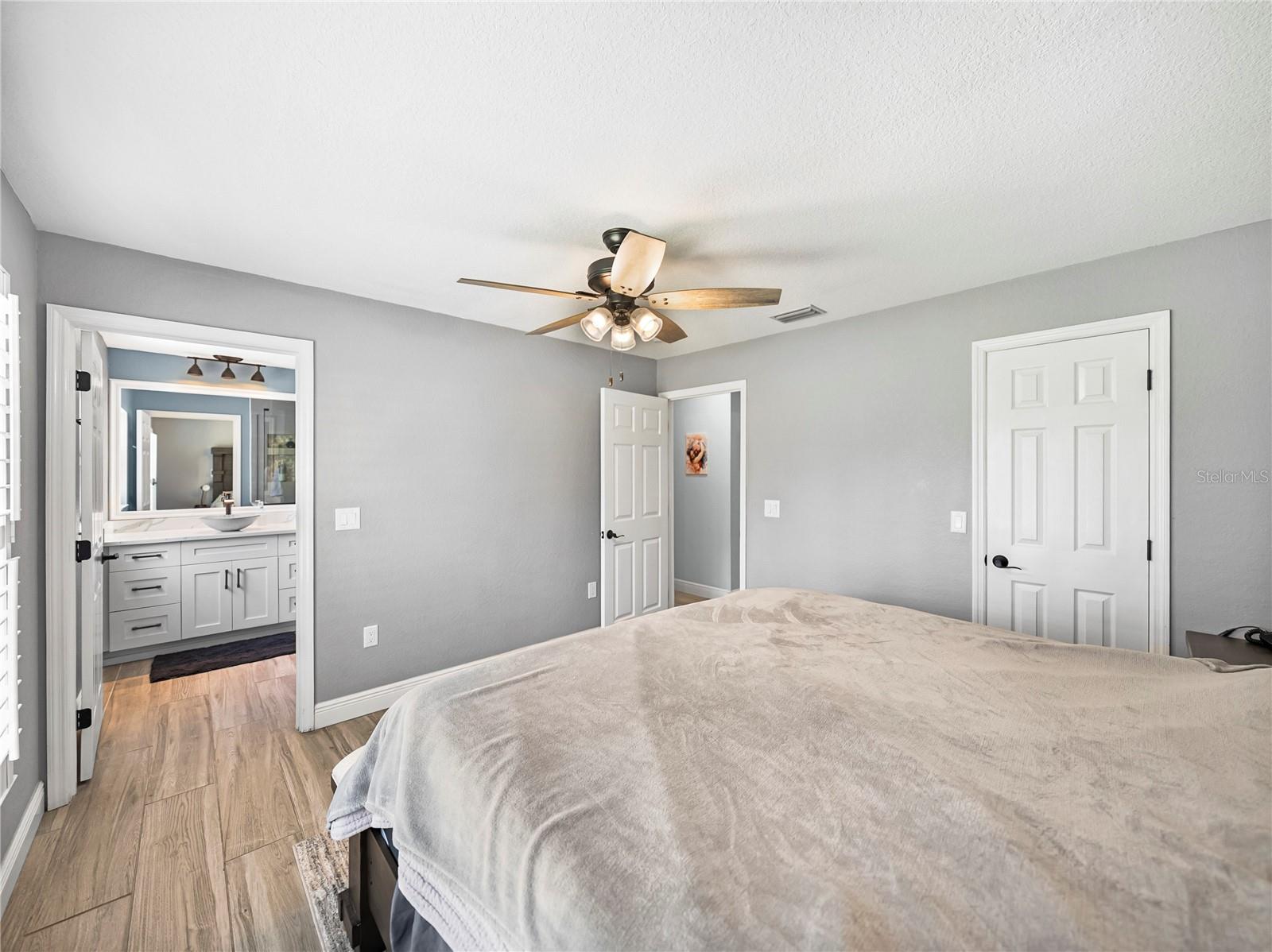 Listing photo id 27 for 5926 Frontier Drive