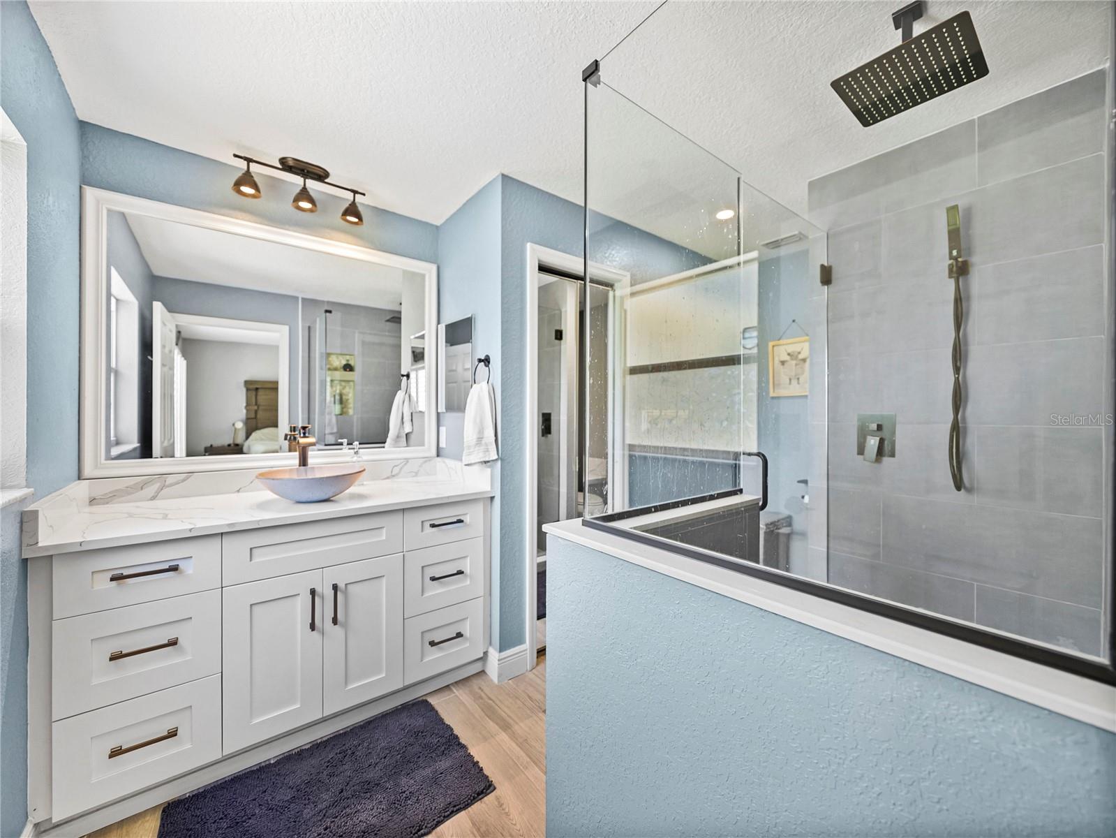 Listing photo id 28 for 5926 Frontier Drive