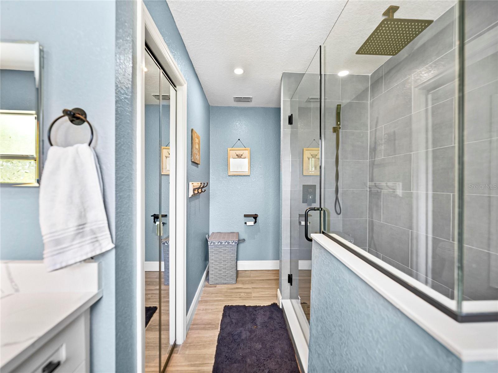 Listing photo id 30 for 5926 Frontier Drive