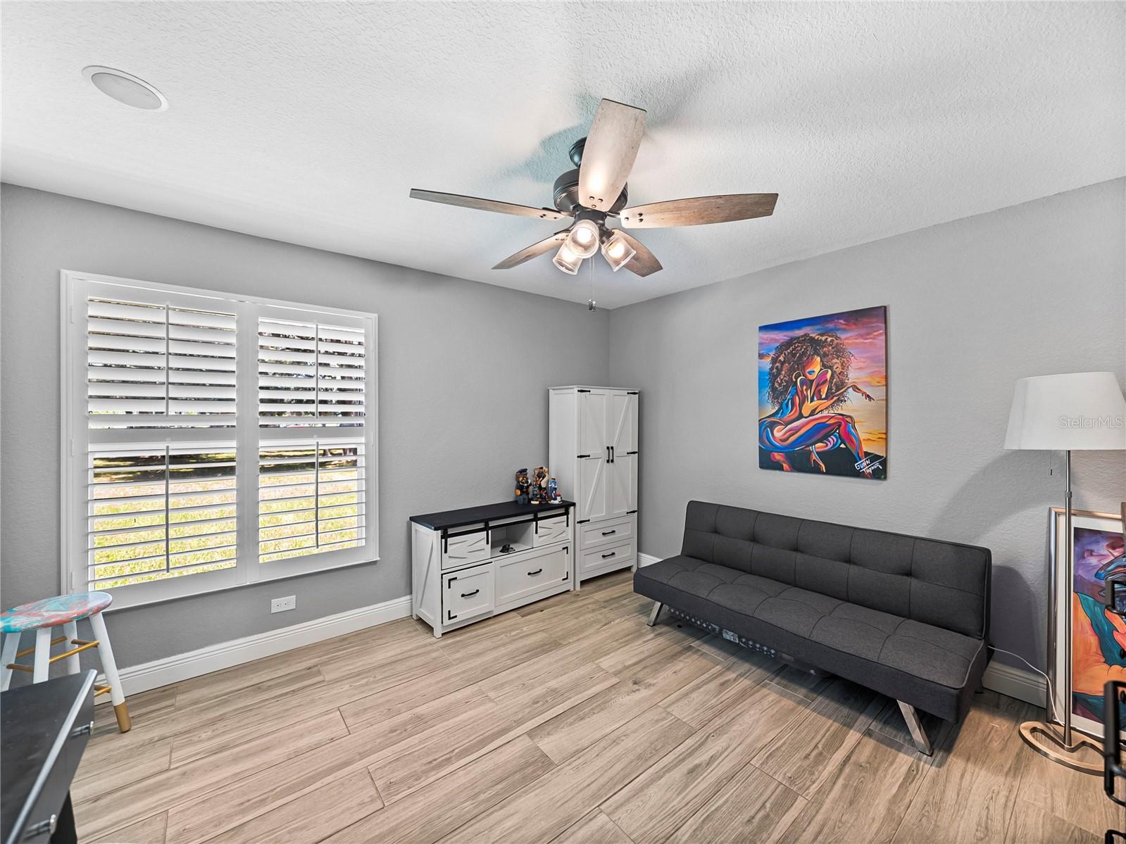 Listing photo id 33 for 5926 Frontier Drive
