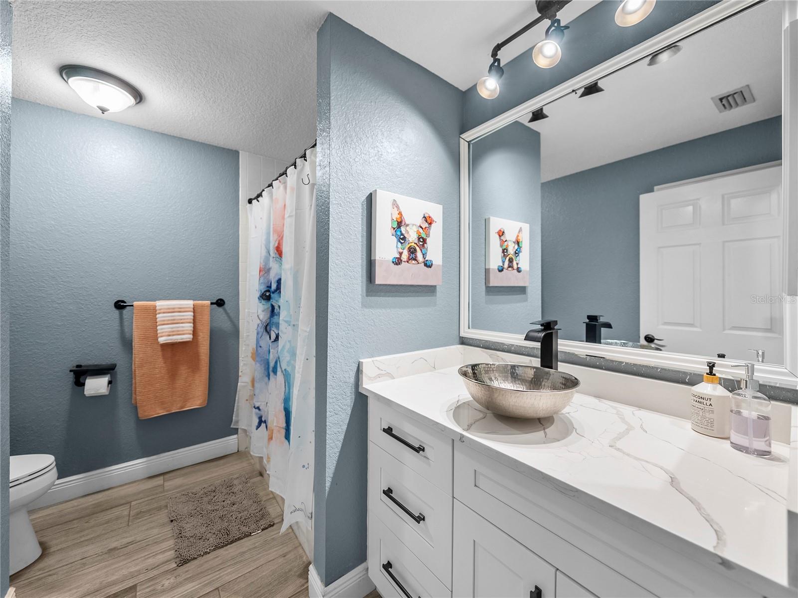Listing photo id 36 for 5926 Frontier Drive