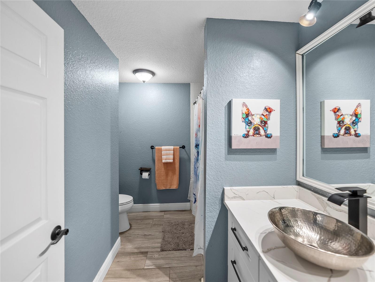 Listing photo id 37 for 5926 Frontier Drive