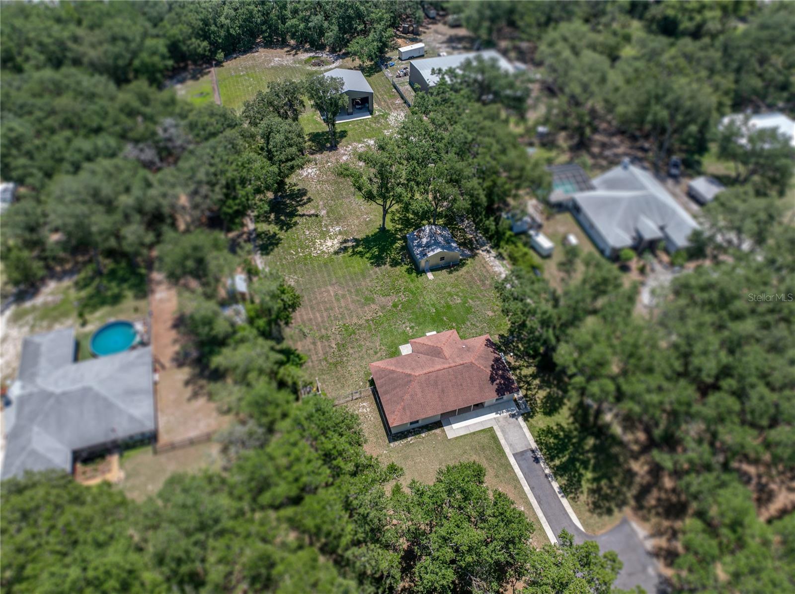 Listing photo id 2 for 5926 Frontier Drive