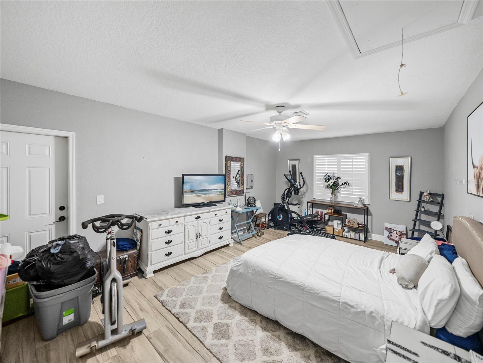 Listing photo id 39 for 5926 Frontier Drive