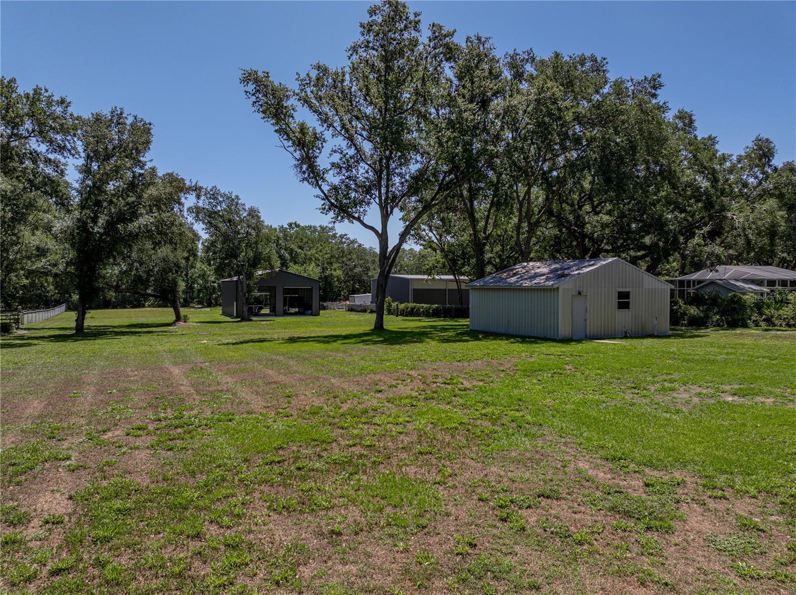 Listing photo id 42 for 5926 Frontier Drive