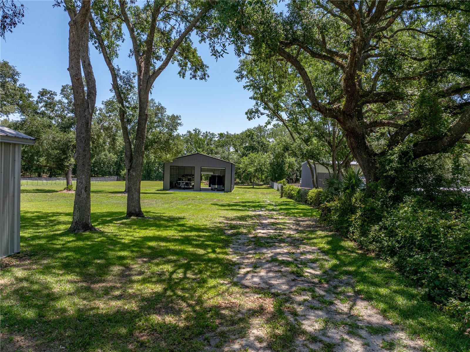Listing photo id 44 for 5926 Frontier Drive