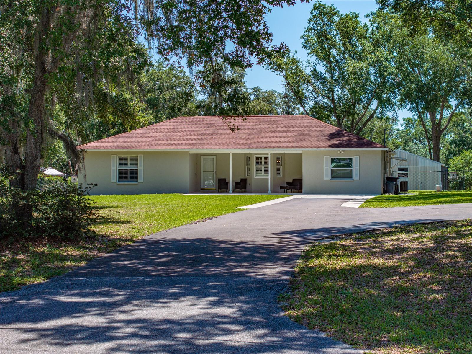 Listing photo id 4 for 5926 Frontier Drive