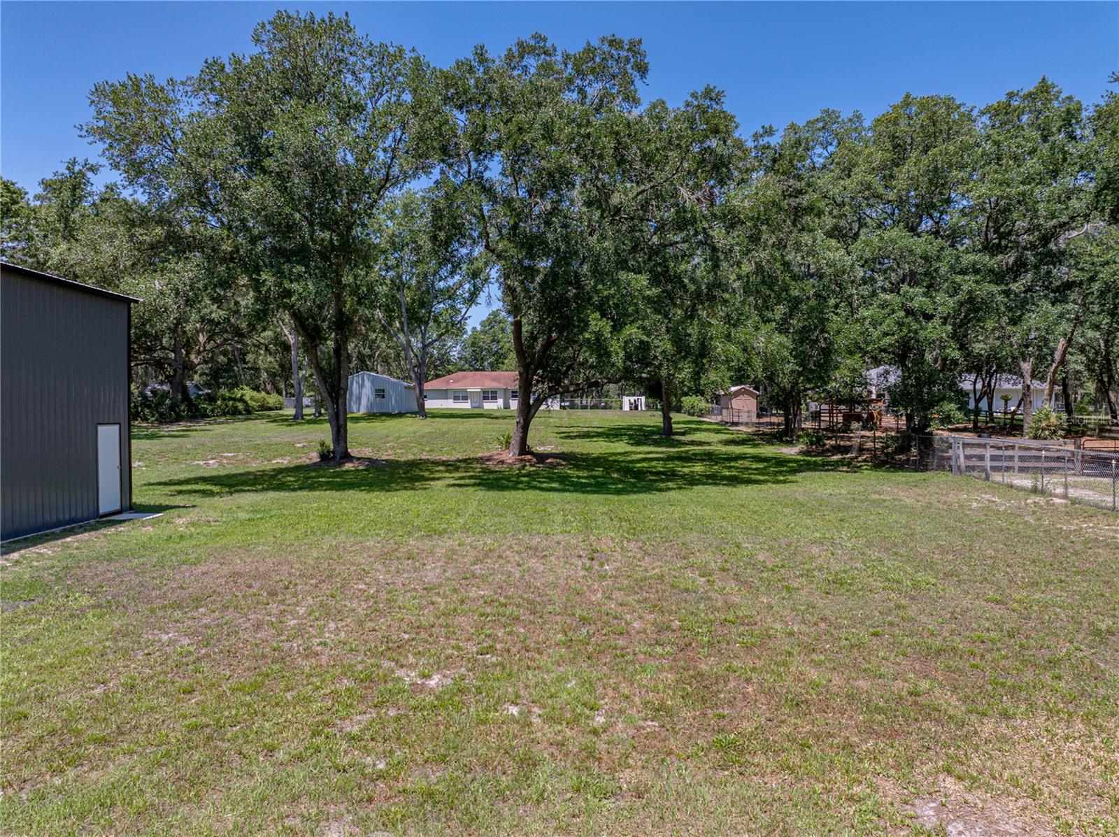 Listing photo id 58 for 5926 Frontier Drive