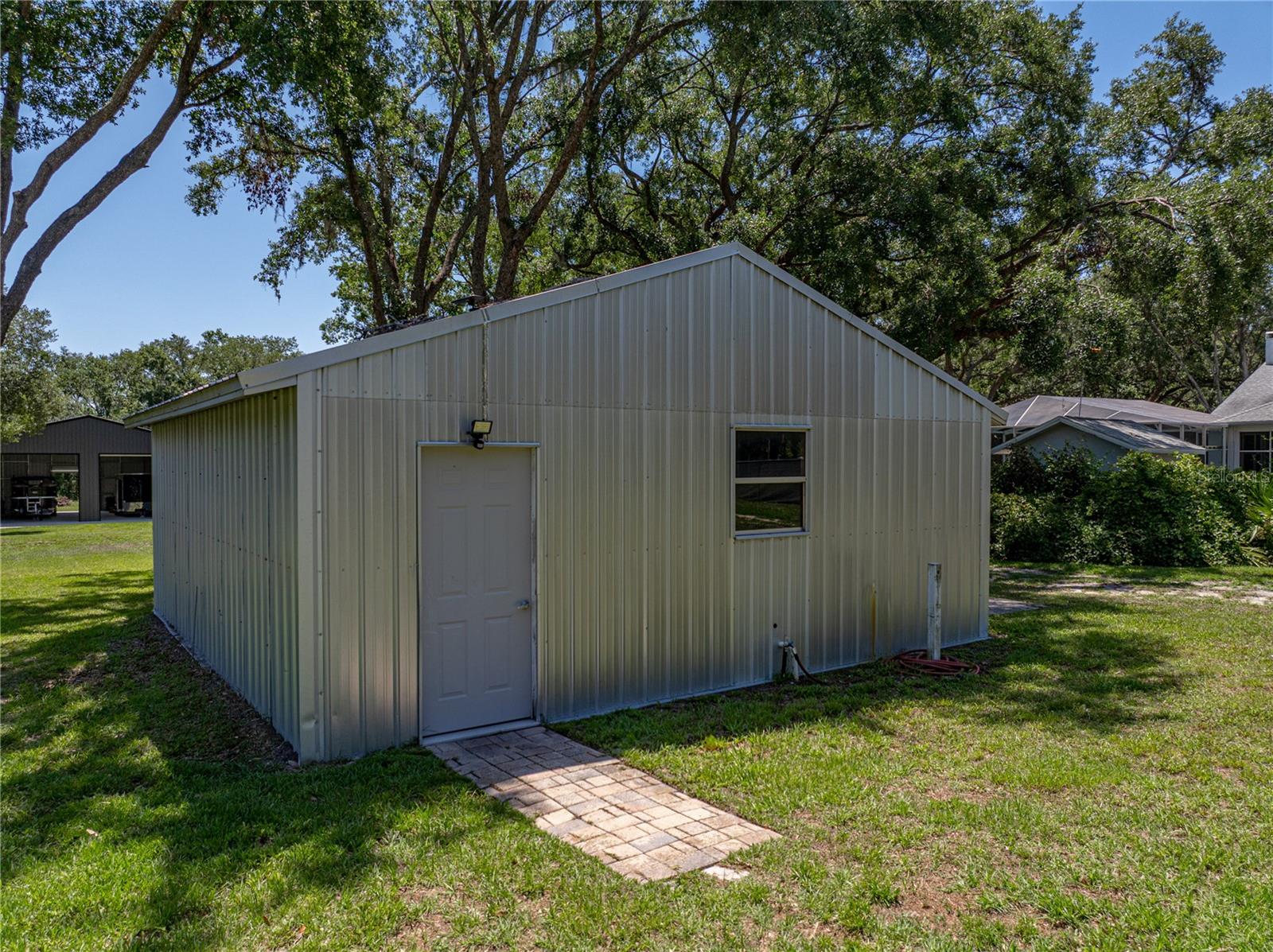 Listing photo id 60 for 5926 Frontier Drive