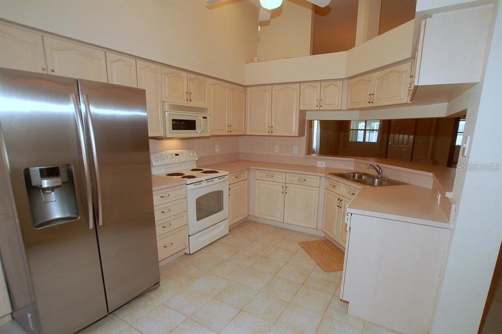 Listing photo id 8 for 2784 Alexander Drive