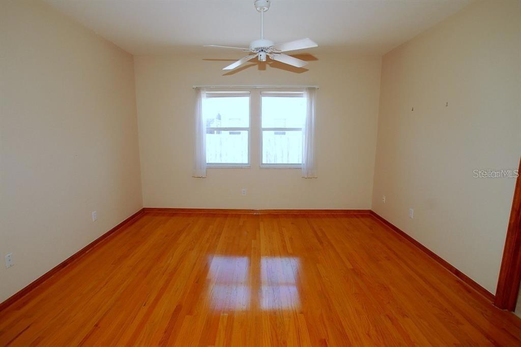Listing photo id 15 for 2784 Alexander Drive