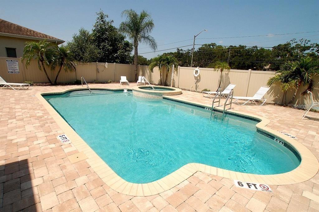 Listing photo id 24 for 2784 Alexander Drive