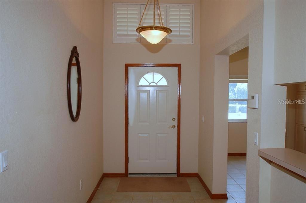 Listing photo id 2 for 2784 Alexander Drive