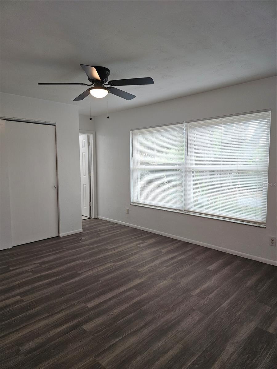 Listing photo id 9 for 2014 58th Lane N