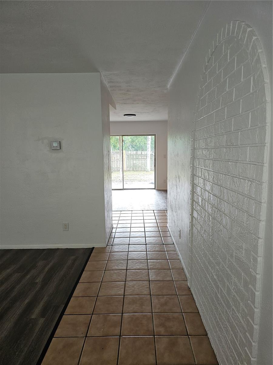 Listing photo id 2 for 2014 58th Lane N