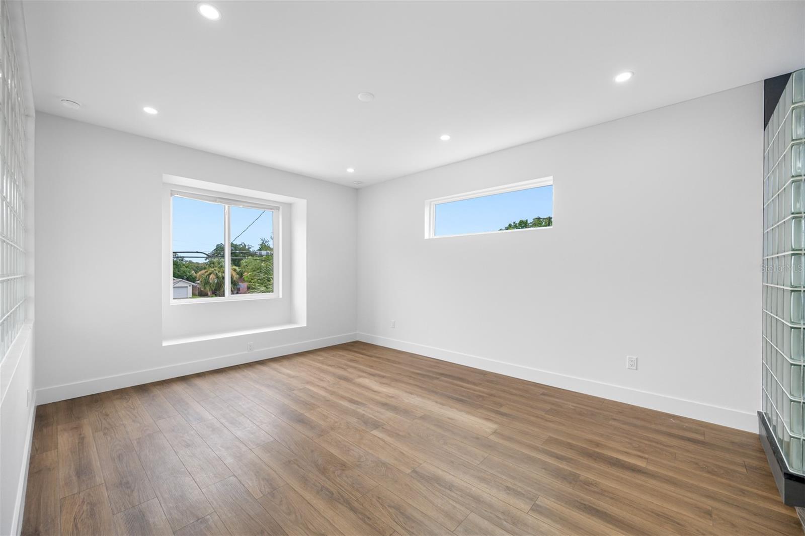 Image 8 of 10 For 805 Paris Avenue S