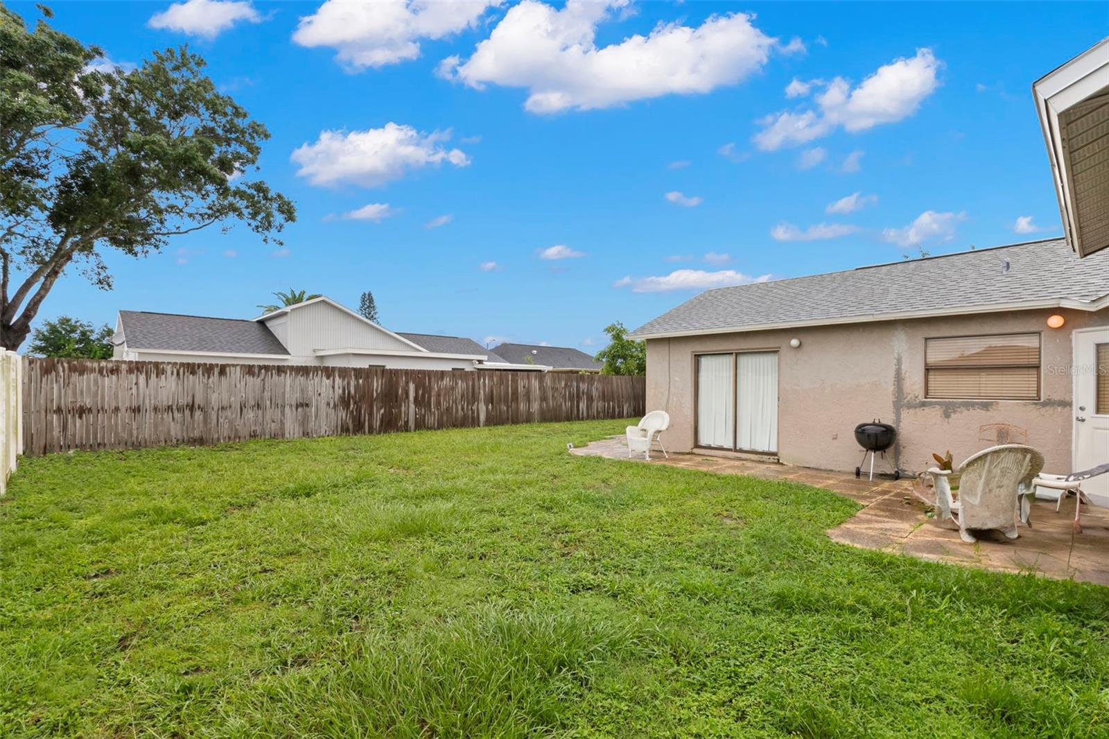 Listing photo id 12 for 1237 Greenlea Drive