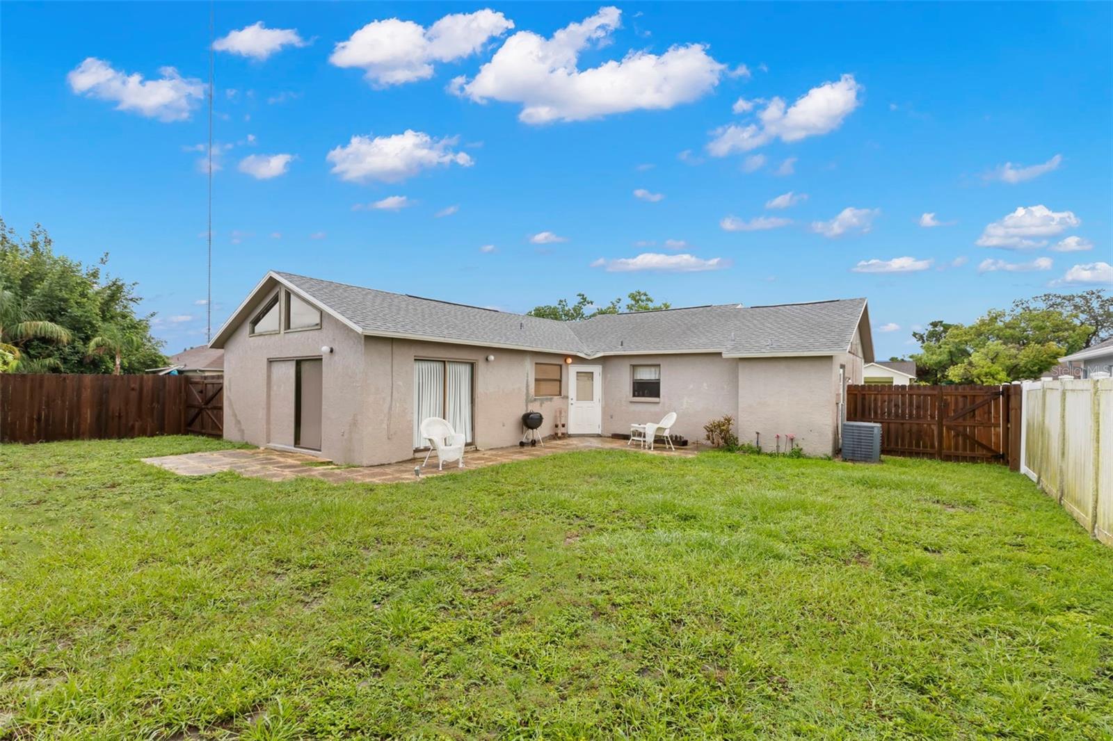 Listing photo id 13 for 1237 Greenlea Drive