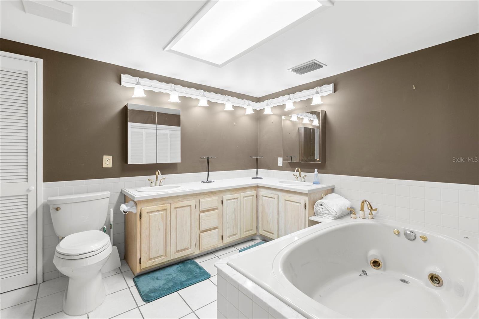 Listing photo id 18 for 1237 Greenlea Drive