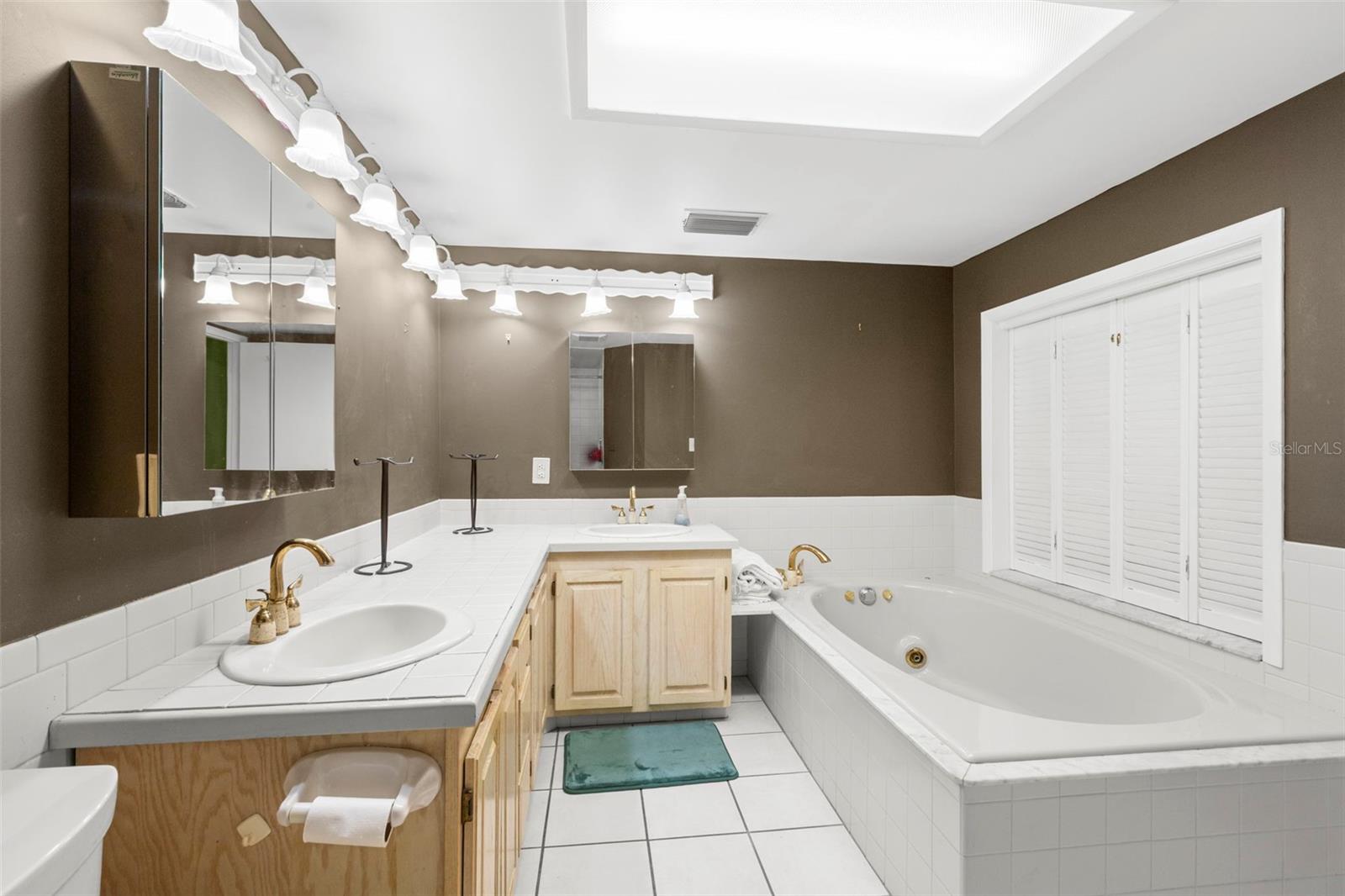 Listing photo id 19 for 1237 Greenlea Drive