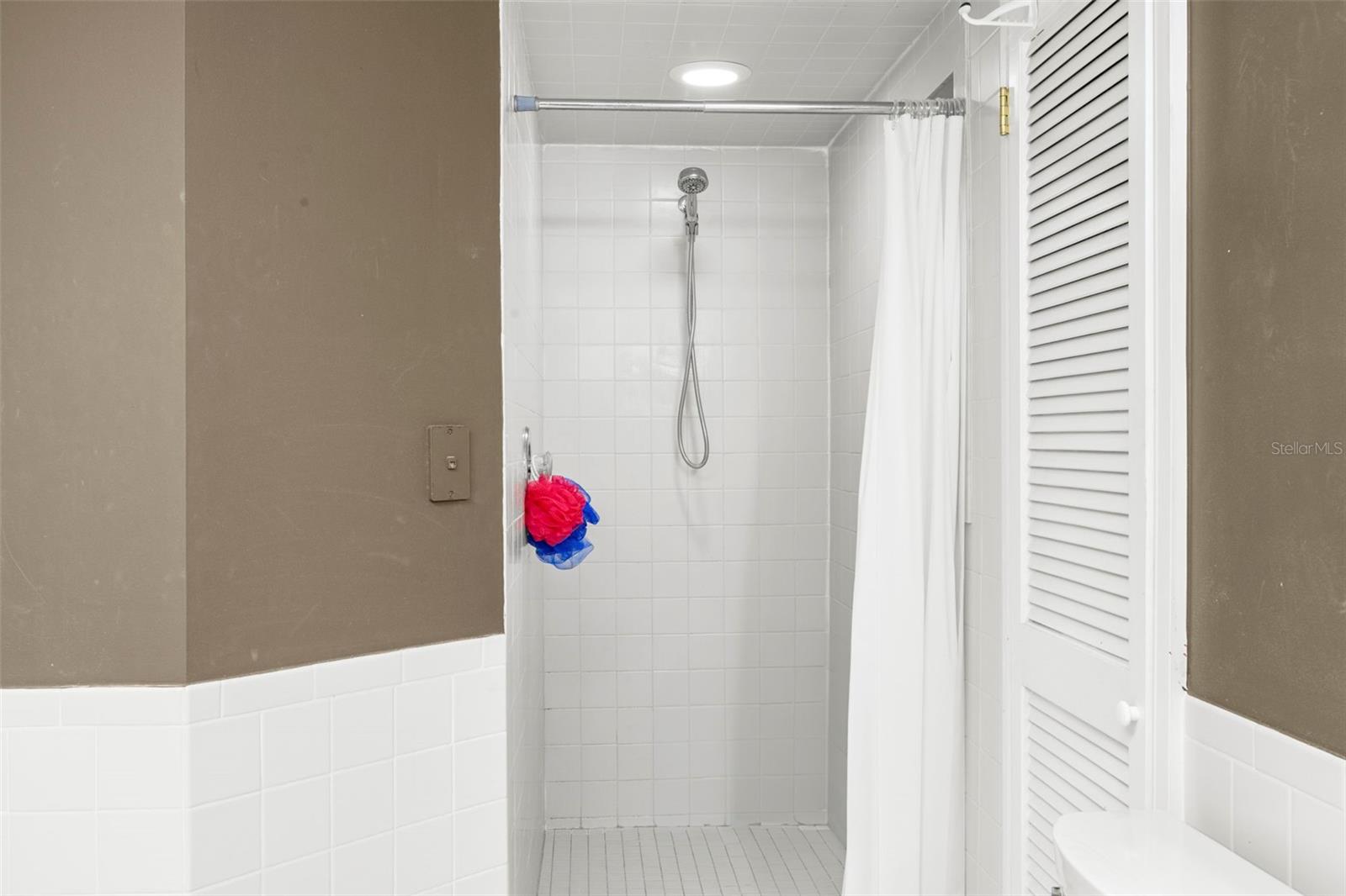 Listing photo id 21 for 1237 Greenlea Drive