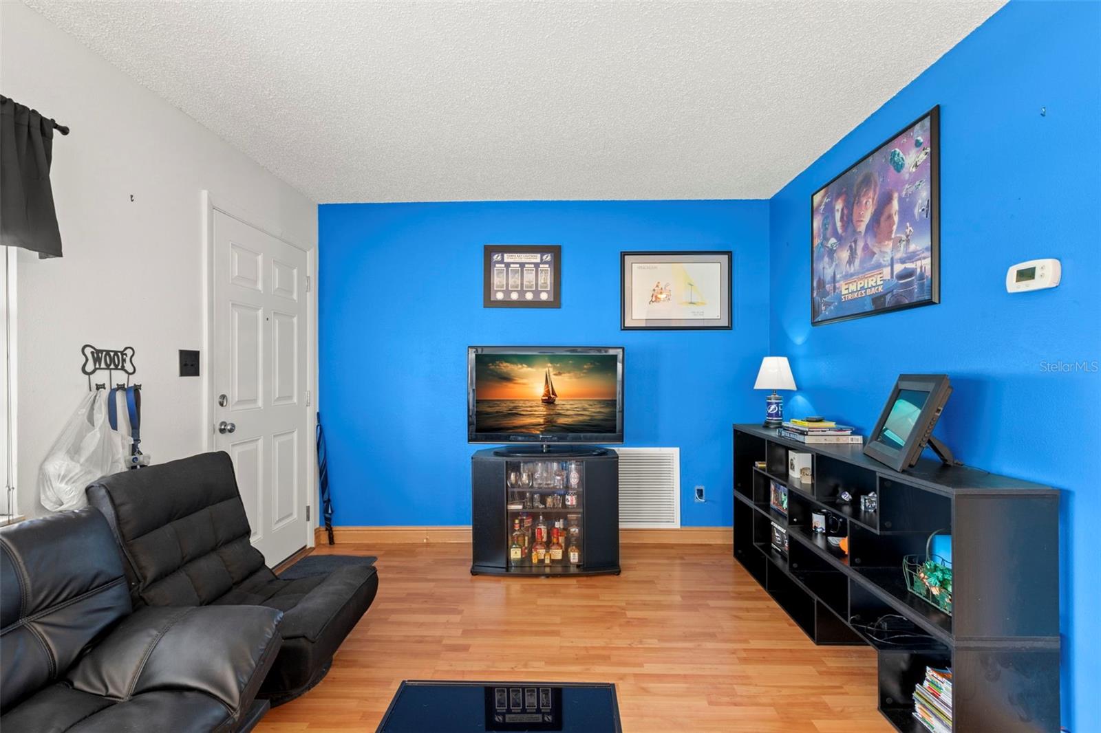 Listing photo id 4 for 1237 Greenlea Drive