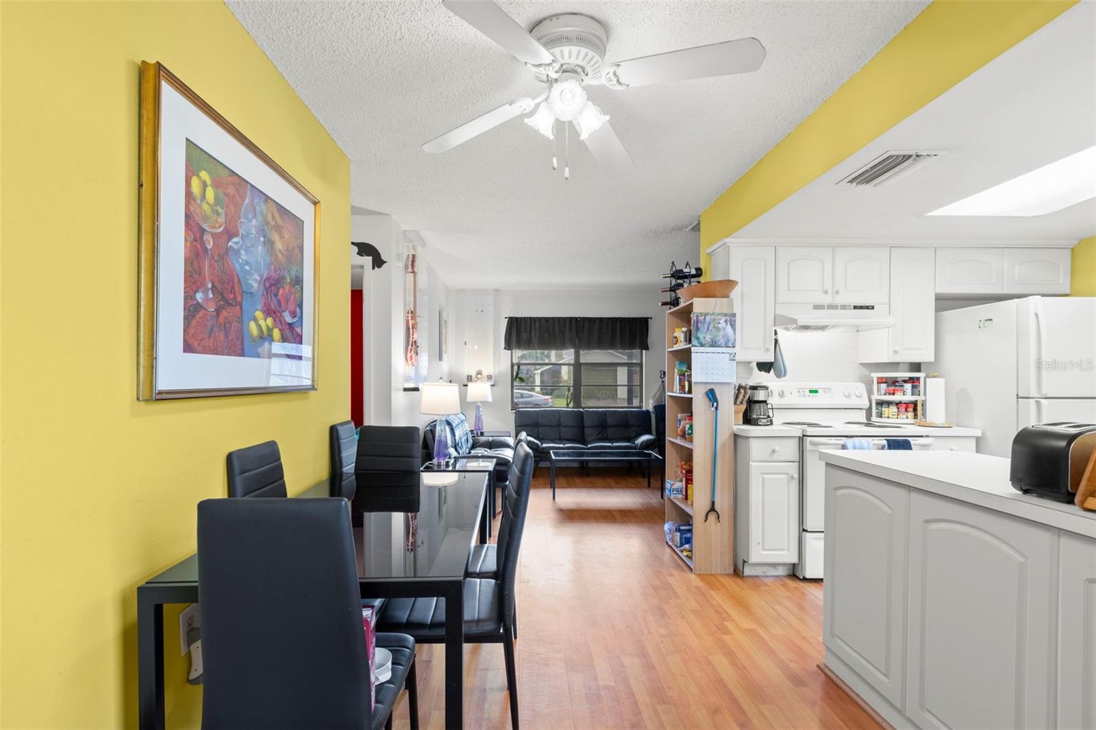 Listing photo id 7 for 1237 Greenlea Drive