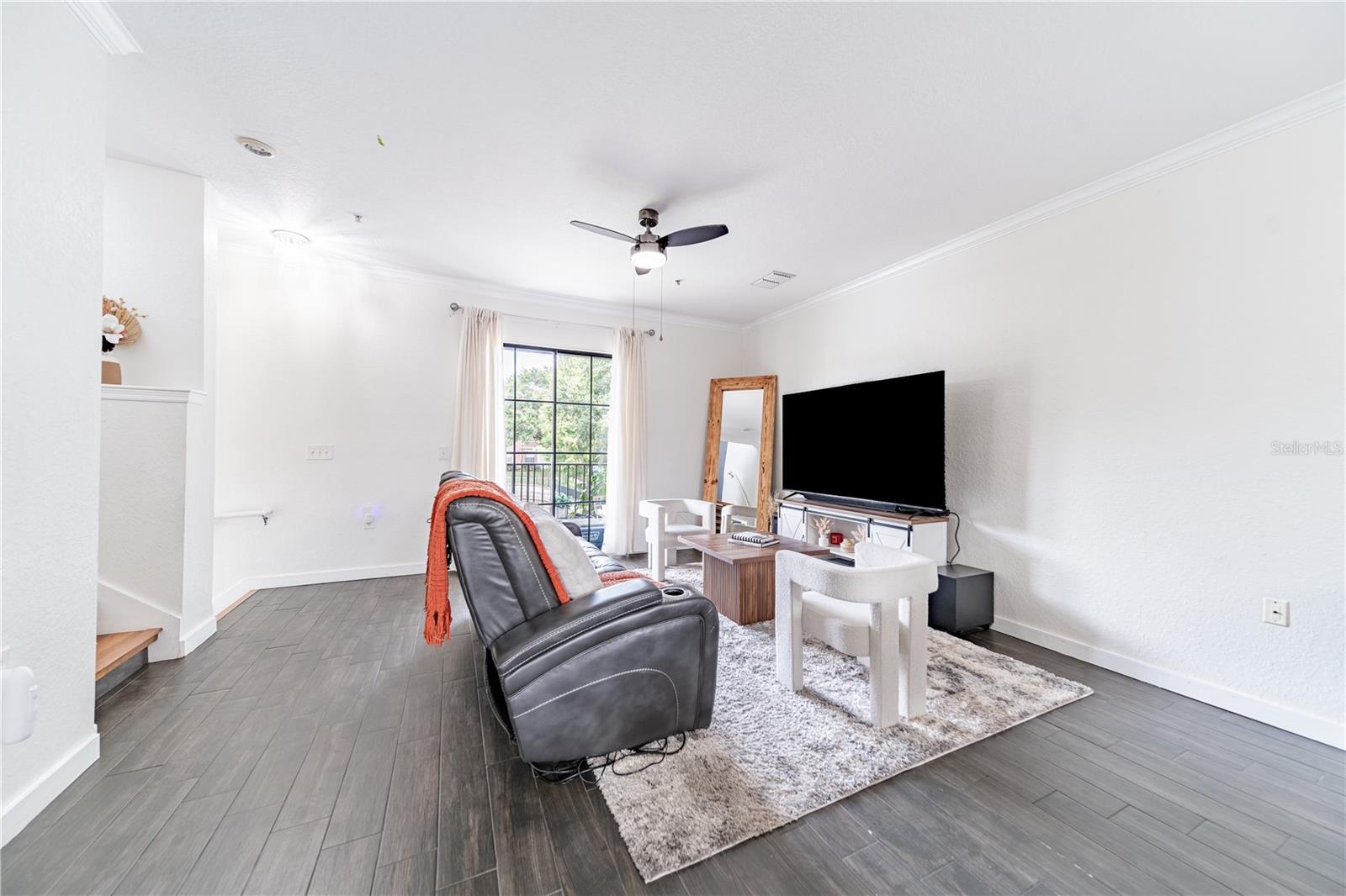 Image 6 of 35 For 6133 Metrowest Boulevard 105