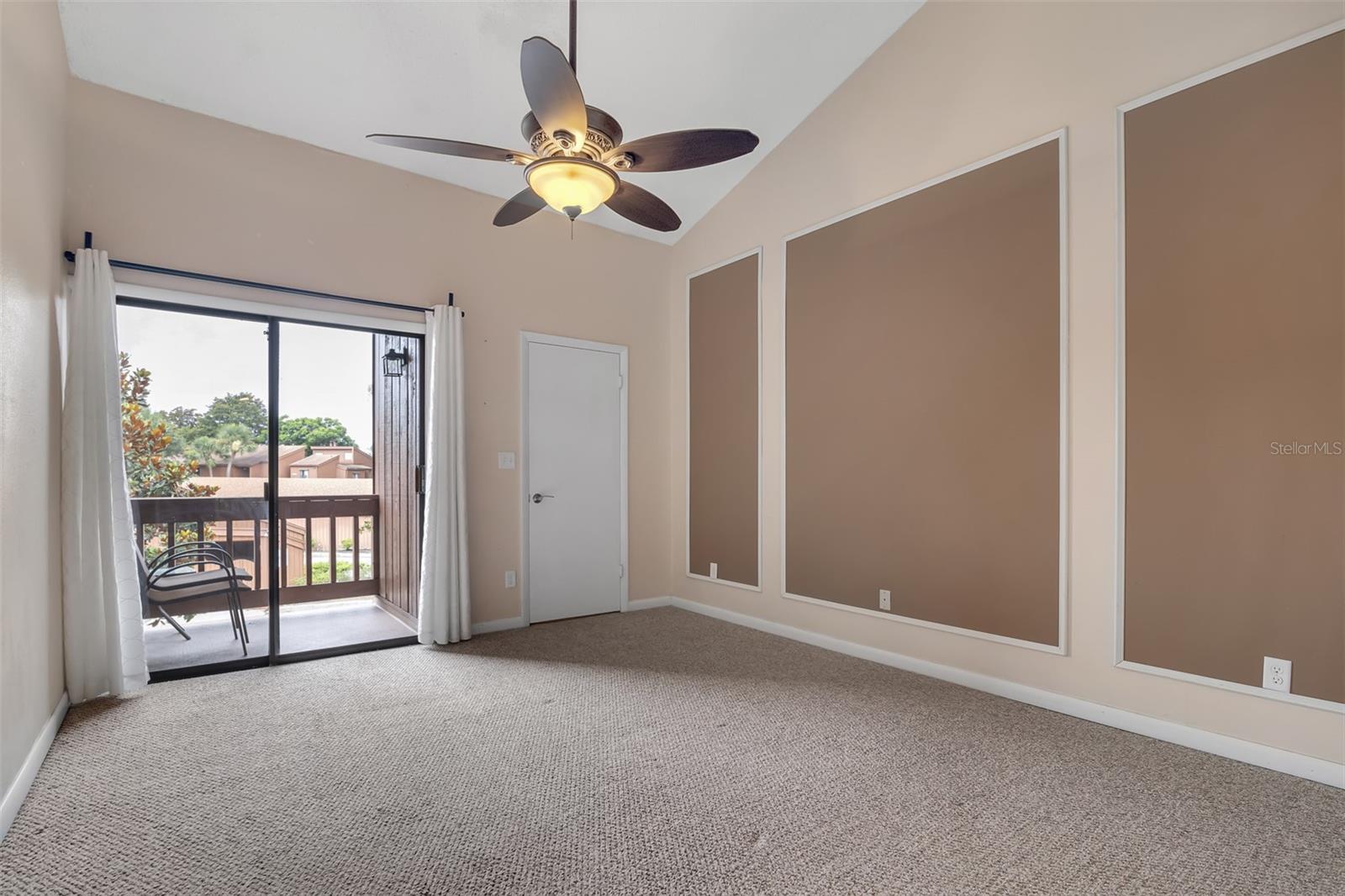 Image 11 of 33 For 1038 Michigan Street B