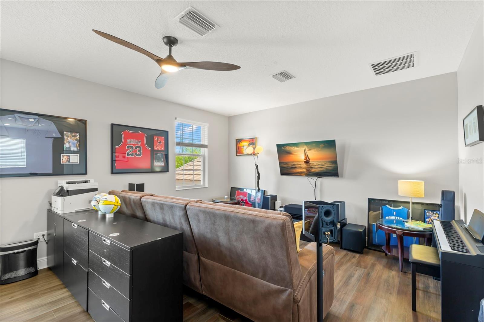 Image 37 of 73 For 31275 Spruceberry Court
