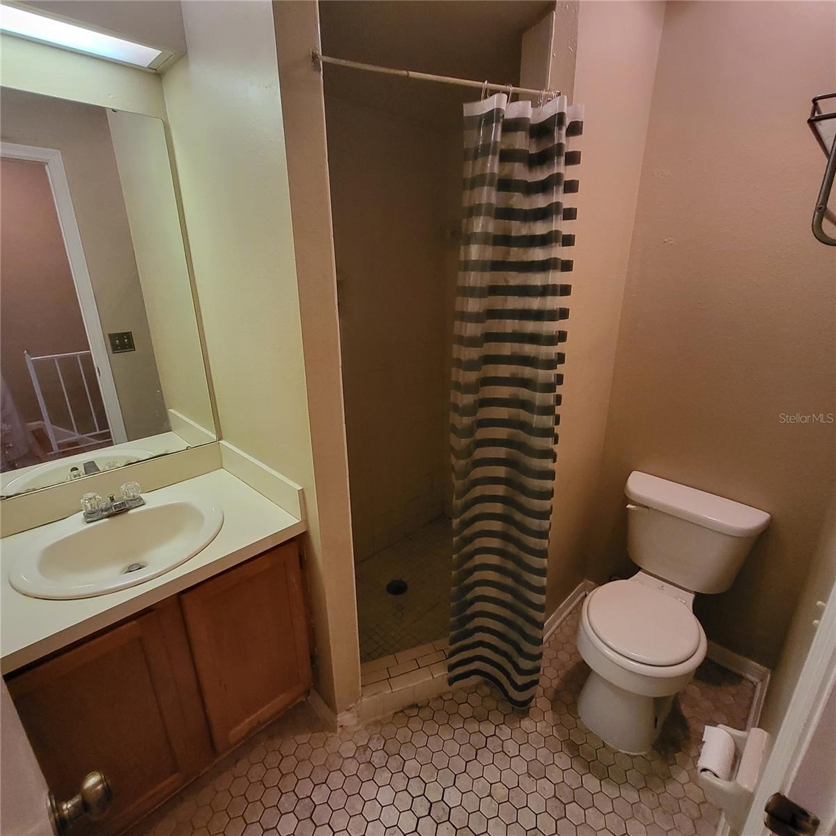 Image 21 of 32 For 5702 Bratton Drive Na