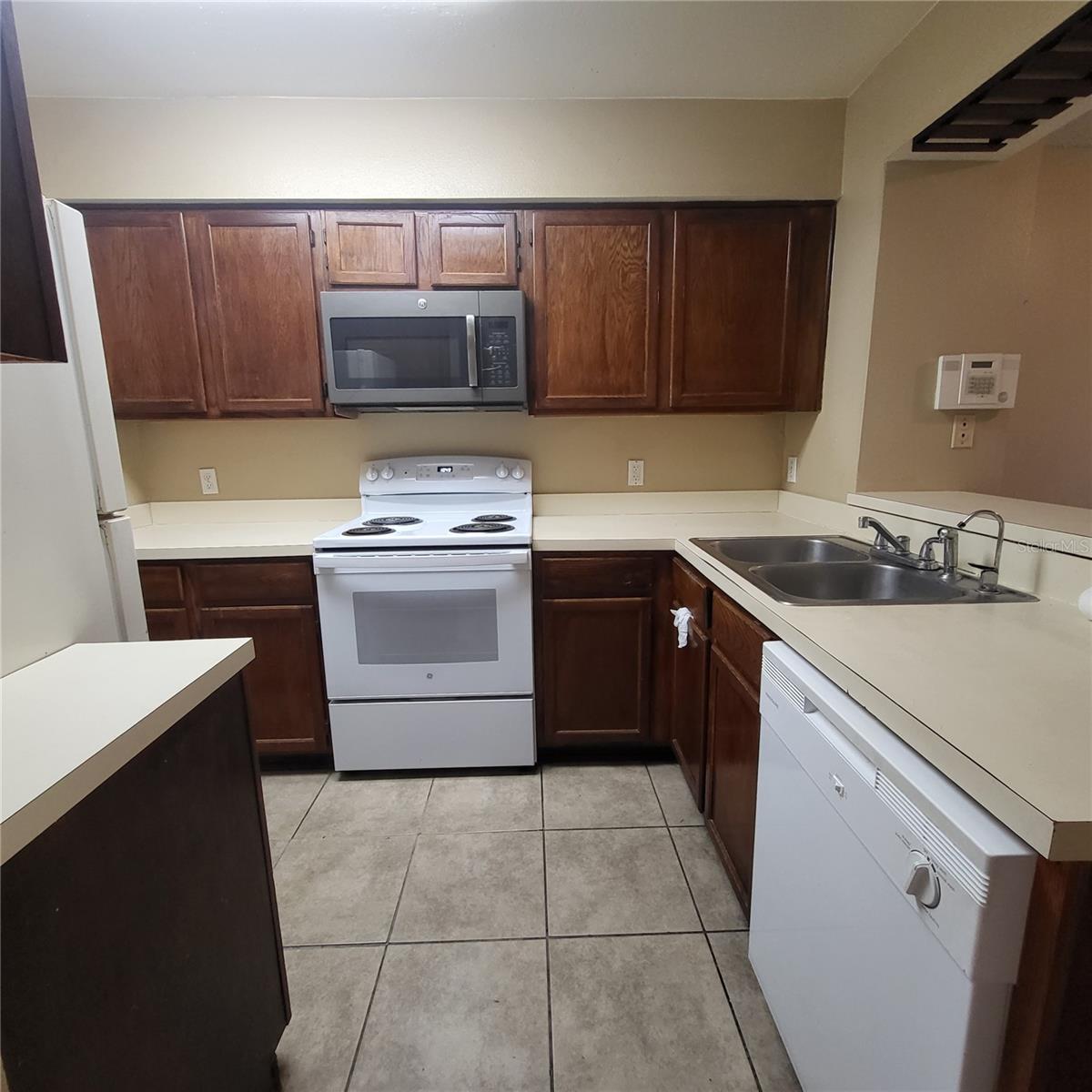 Image 7 of 32 For 5702 Bratton Drive Na