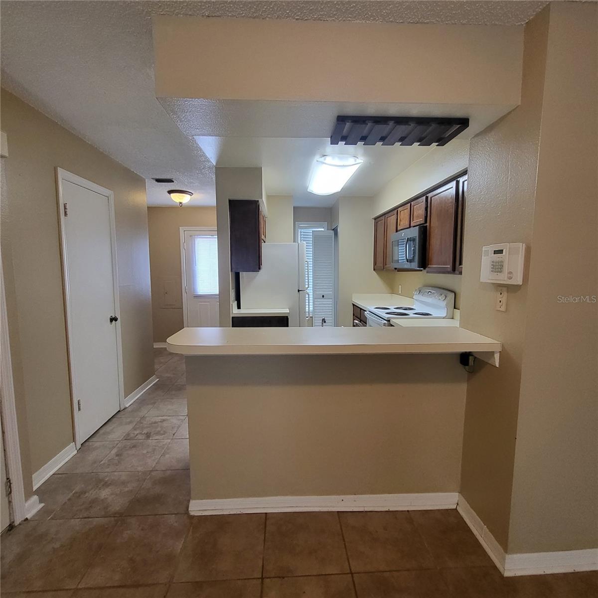 Image 9 of 32 For 5702 Bratton Drive Na