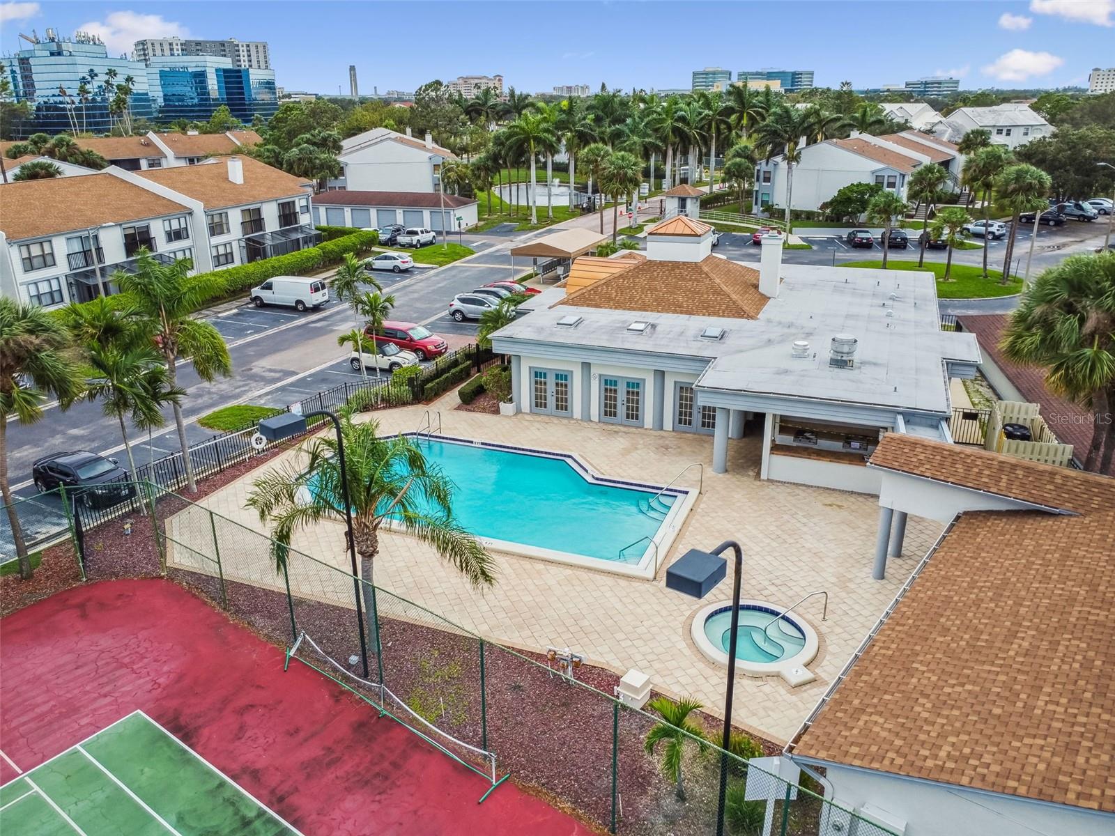Image 3 of 32 For 1967 Cormorant Court 515